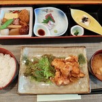 和食時々フレンチ 貴 - 凝った松花堂弁当に選べるメイン1品付き、平日限定ランチ1,050円