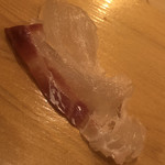 鮨 しゅん輔 - 真鯛、確か明石産だったかなぁ？　記憶が曖昧です