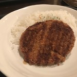 ダイニングカフェ エスペリア - メンチカツのせスパイシーカレーセット