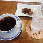 アマノ - ブレンドコーヒーとお茶菓子