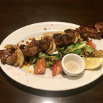 BARU 竹末 - 豚ハラミ スパイシー串焼き(680円)