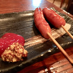 Sumibi Yakitori Yumenoya - 粗引きウインナーにはマスタードとケチャップ