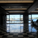 プレミアホテル門司港 - ホテルロビーからの景色は関門海峡