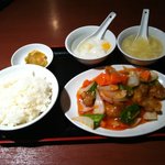 珍味園 - 酢豚定食