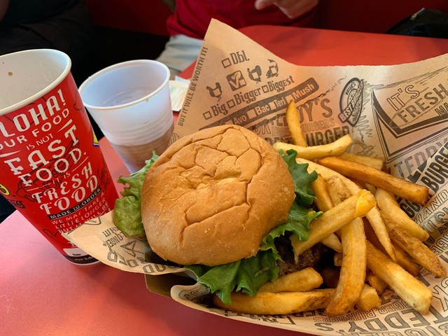 Teddy S Bigger Burgers Kailua テディーズ ビガー バーガー カイルア オアフ島 ハンバーガー 食べログ Teddy S Bigger Burgers Kailua テディーズ ビガー バーガー カイルア オアフ島 ハンバーガー 食べログ