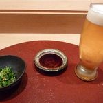 鮨 くま - ビールと青菜の煮びたし