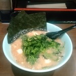 千家 - ラーメン並レン草増、油少なめ卓上ニンニク