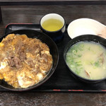 資さんうどん - 牛とじ丼@650+貝汁変更@110