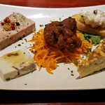 エスターテ 自然派ワインが中心のイタリアン - おまかせ前菜盛り合わせ