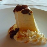 Benoit Alain Ducasse - クグロフ型のアイスケーキ