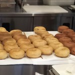 Haritts donuts&coffee - 揚げたてのドーナッツ