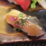 玄海鮨 - 梅にぎりのサバ