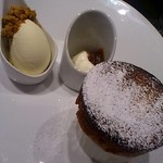 レストラン バカール - キャラメルアイスクリームとスフレ