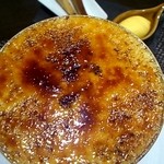 レストラン バカール - 上からの眺め：クリームブリュレとマンゴーアイスクリーム