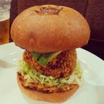 deli fu cious - 漬けマグロチーズバーガー　税抜1500円