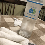 グリルニューコトブキ - 水とおしぼり 水ペットボトル
