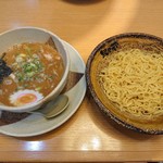 無尽蔵 - 魚介つけ麺豚骨(860円)