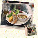 ツキノニジ - チーズカレーベーグルプレートランチ