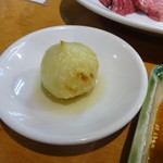 焼肉やっちゃん - 焼きニンニク