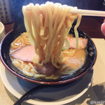 牟岐縄屋 - ラーメン中(麺240g) 禄紉家 980円 麺リフト