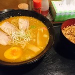 Ramen Senka Rapita - Aセット(味噌+チャーシュー丼)