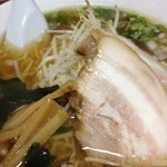 中華 虎楼 - ラーメン550円
            一番オーソドックスなラーメンもまた旨い。