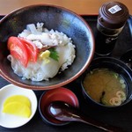 美なと亭 - シロイカ丼、1500円