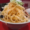 おーくら家 - 料理写真:2019年8月　味付ネギラーメン　900円(きくらげはタイムサービス)