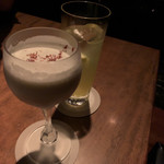 バー オスカー - 手前がユーフォリア、奥はフォレストヒーラー