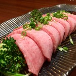 焼肉 静龍苑 - 肉刺し　2,000円