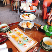 ザ タヴァン グリル＆ラウンジ - 