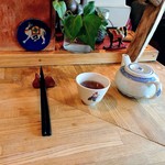 中国四川料理 駱駝 - まずポットでお茶