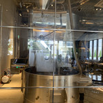 猿田彦珈琲 - 店内にあるコーヒーを焙煎する機械でしょうか？