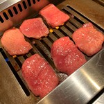 焼肉 ジャンボ - 