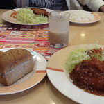 ジョナサン - 2012/01 竜田チキンと肉シュウマイ 日替りランチ（ライス大盛り無料or雑穀米orパンorガーリックトースト＋日替りランチスープ） 639円（税込670円）＋ドリンクバー 172円（180円）＝8