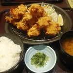 おひつごはん四六時中 - メガ盛純輝鶏の唐揚げ定食（9個）