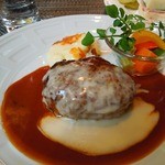 リモネ - ランチのメイン「チーズフォンデュハンバーグステーキ」
