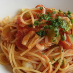 エフェ 宝塚 - 海老と貼るキャベツのトマトソース