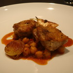 114210548 - 国産鶏モモ肉のロースト ハーブ香るひよこ豆のチリビーンズ