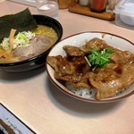 麺屋 開高 - 豚丼セット　白みそハーフ