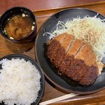 Kamigou Sabisueria No Borisen Fudokoto - 味噌カツ定食(￥980円)