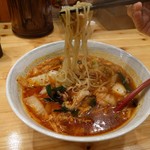 麺屋 龍 - スタミナ龍麺　麺リフトアップ！