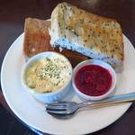 カフェ ド SaRa - 黒ゴマトーストと黒糖トースト ハーフアンドハーフ