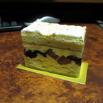 Patisserie Ravi,e relier - R18