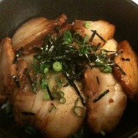 花蝶 銀座本店 - ばら肉の焼き豚丼