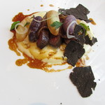 ラ メゾン ドゥ グラシアニ - 神崎郡・牛尾農場のジャガイモ・きたあかりのエスプーマと三田和牛ランプ肉のロティ 三田和牛ランプ肉のソース ツルムラサキとパセリ