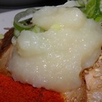 らーめんでぽっと - ニンニクをのせて