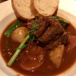 イルポポロ - 牛肉の赤ワイン煮