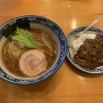 Wasarabi - 醤油そば＋ミニカレー！このカレーがめちゃくちゃ美味い！