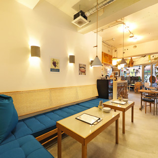 洗練された温かみ…。居心地の良い空間でまったりとお食事を＊